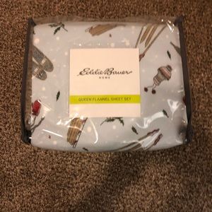 Brand new Queen flannel sheet set.